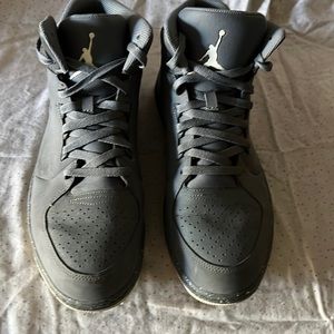 NIKE AIR JORDANS SIZE 13